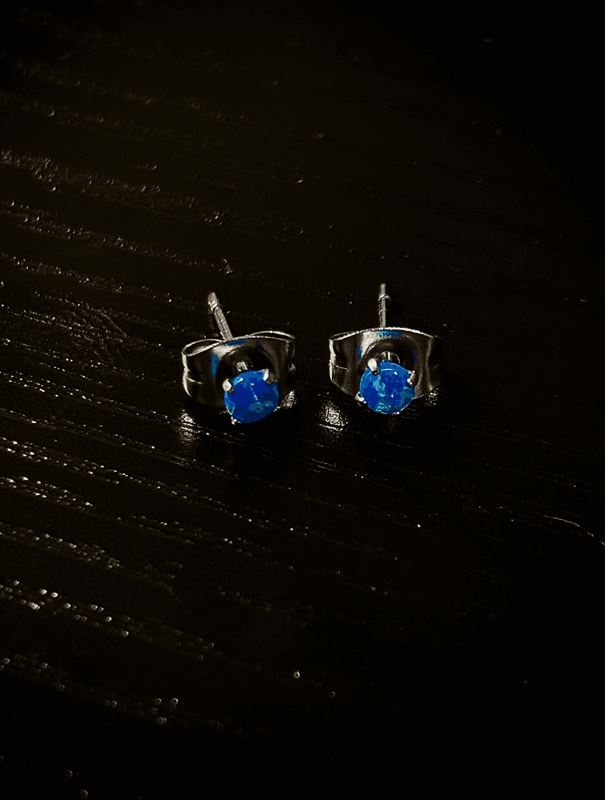 Blue opal stud
