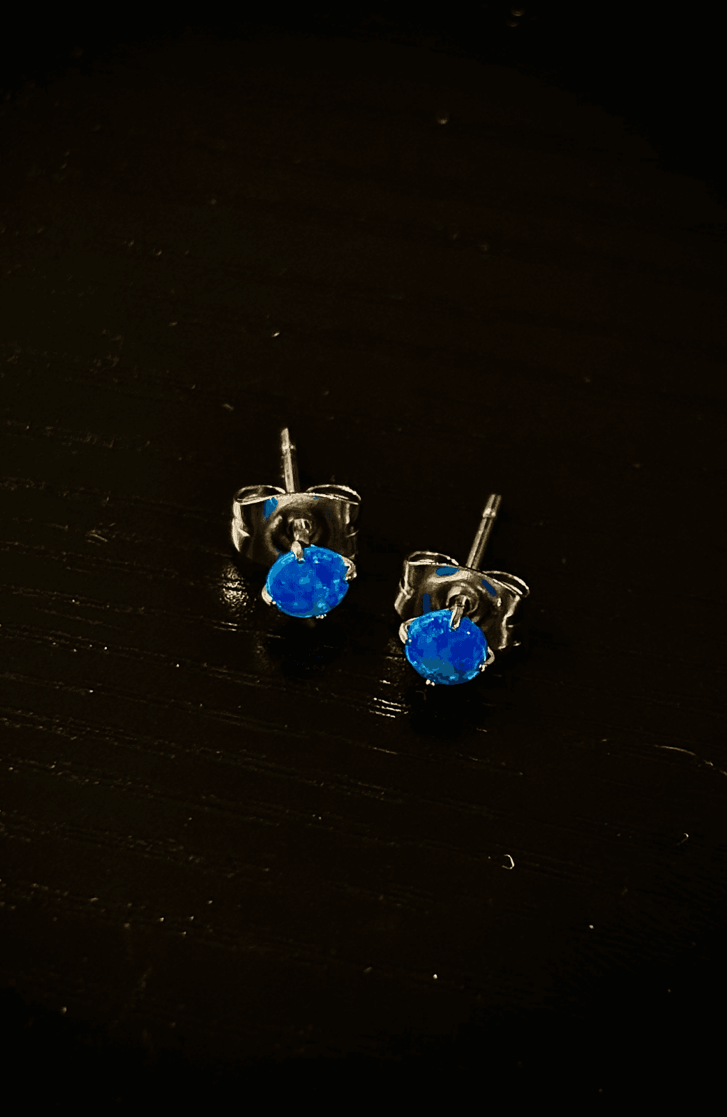 Blue opal stud