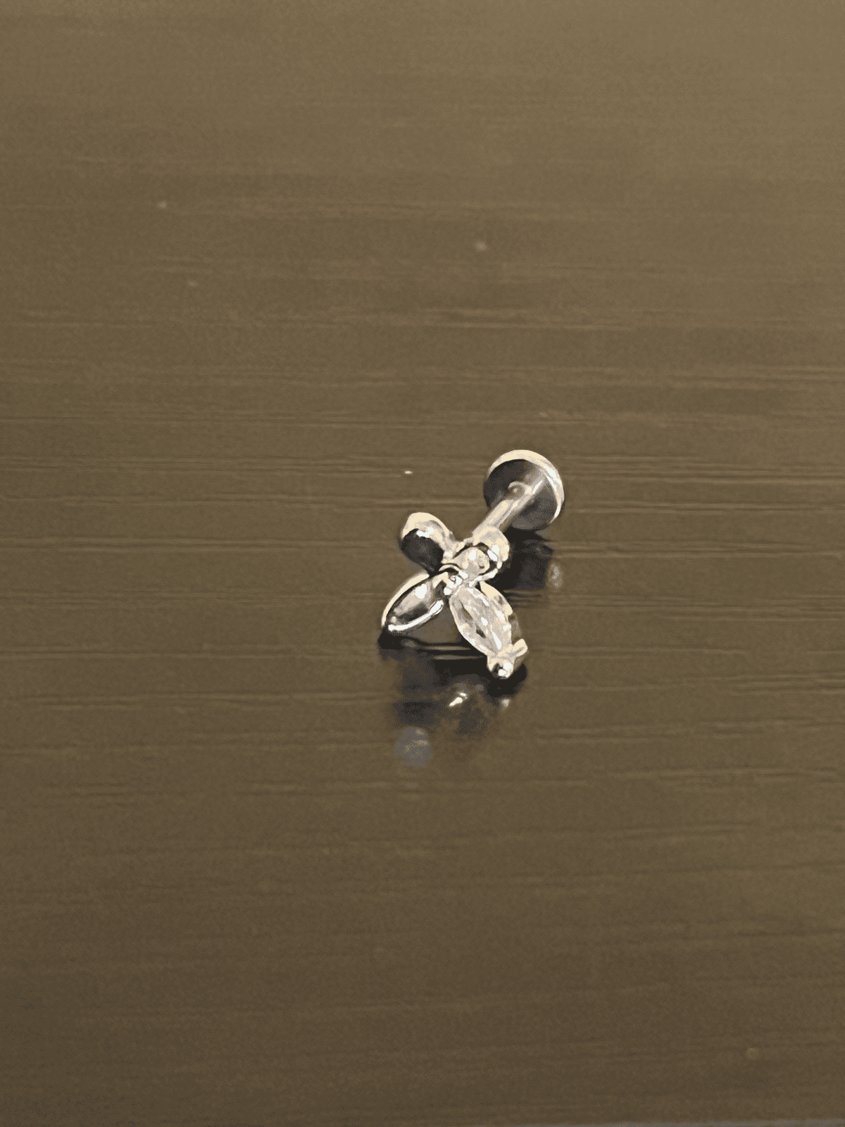 4 petal flower ear stud